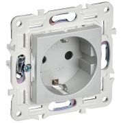 SKANDY Розетка с заземлением с защитными шторками 16А SK-R04S серебряный IEK
